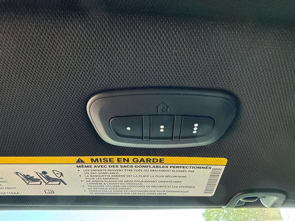New 2027 Chrysler Pacifica Limited w/ S Appearance Package FWD image 25