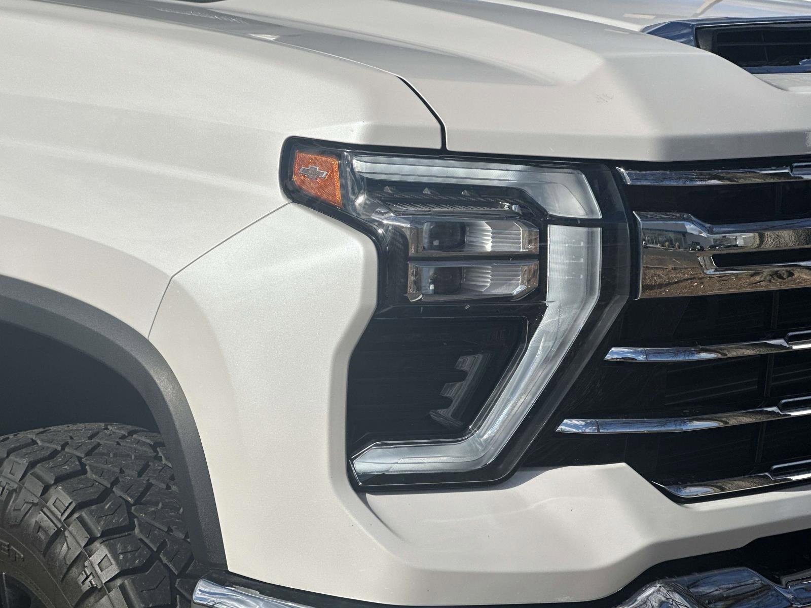 Used 2024 Chevrolet Silverado 2500 LTZ w/ LTZ Convenience Package image 5