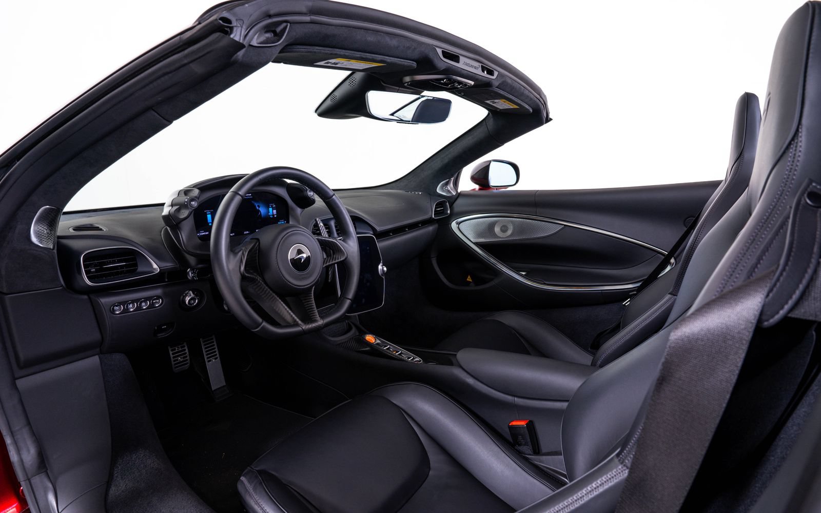Used 2025 McLaren Artura Spider RWD image 23