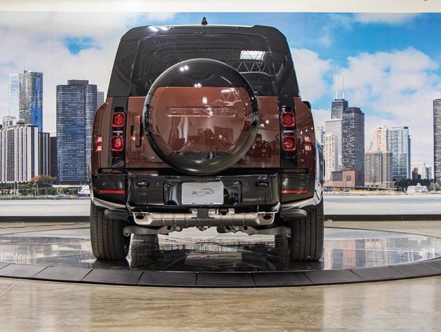 New 2025 Land Rover Defender 130 X-Dynamic SE image 11