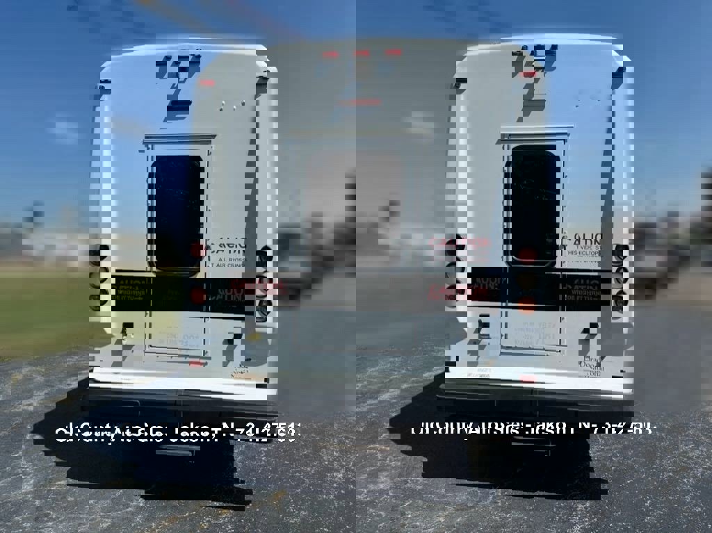 Used 2012 Ford F550 2WD Regular Cab Super Duty w/ Payload Upgrade Pkg image 4