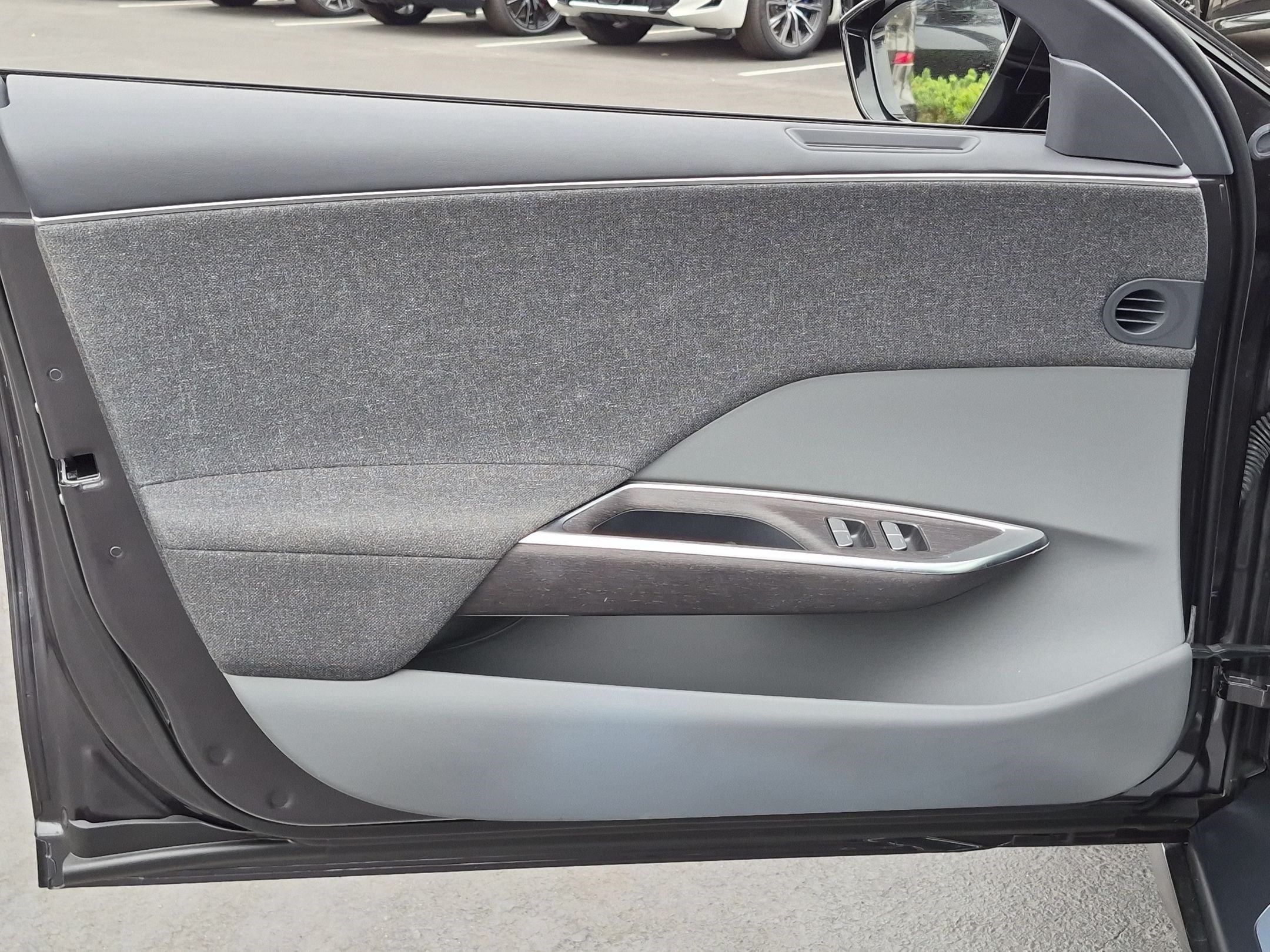 Used 2024 Lucid Air Touring AWD/4WD image 14
