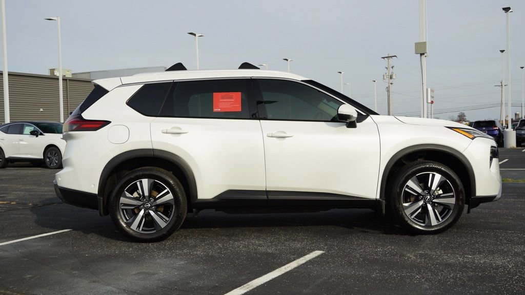 Used 2024 Nissan Rogue SL w/ SL Premium Package image 4