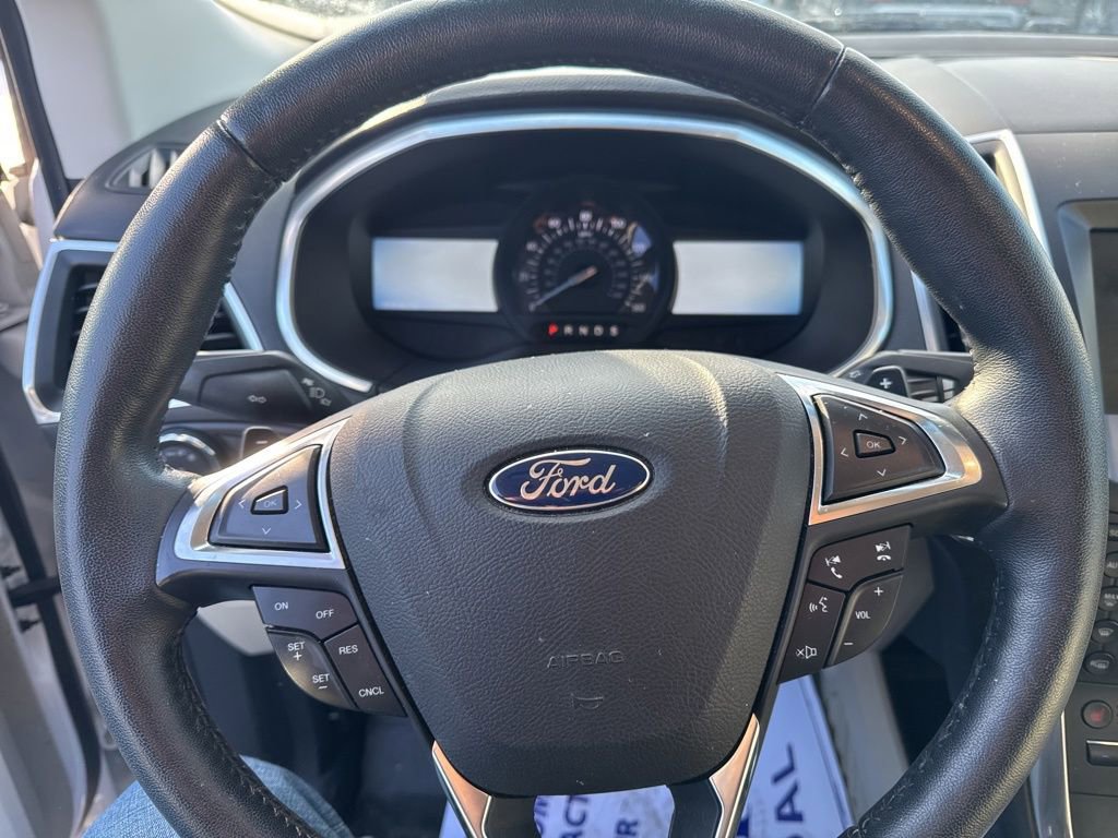 Used 2017 Ford Edge Titanium w/ Technology Package image 6