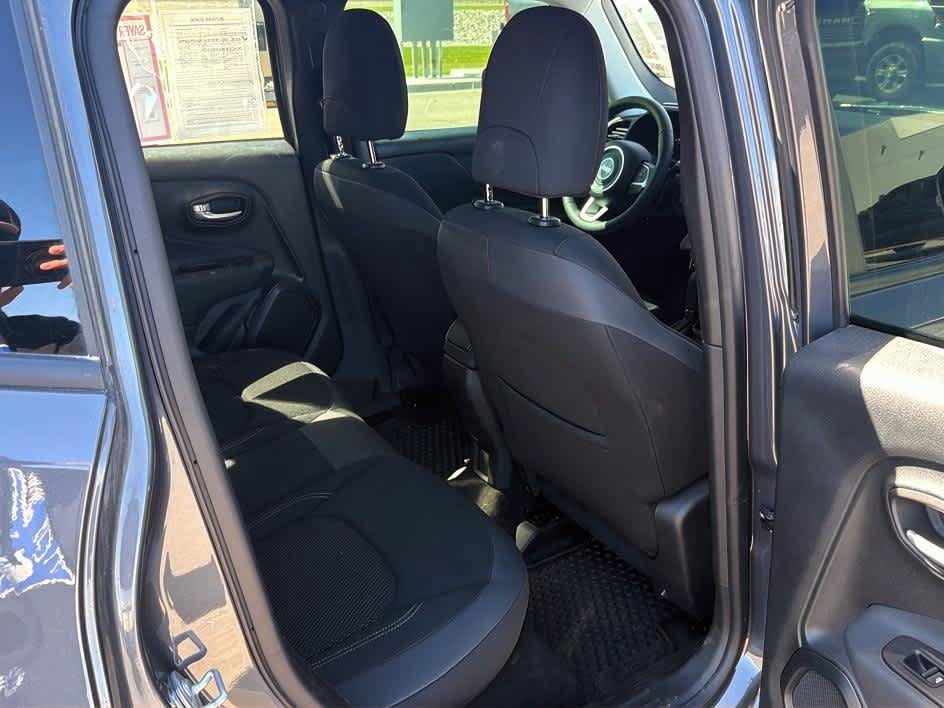 Used 2021 Jeep Renegade Latitude w/ Convenience Group AWD/4WD image 25