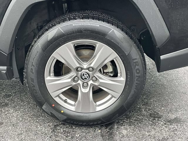 Used 2023 Toyota RAV4 XLE AWD/4WD image 7