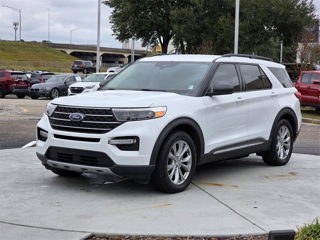 Used 2021 Ford Explorer XLT w/ Equipment Group 202A image 7