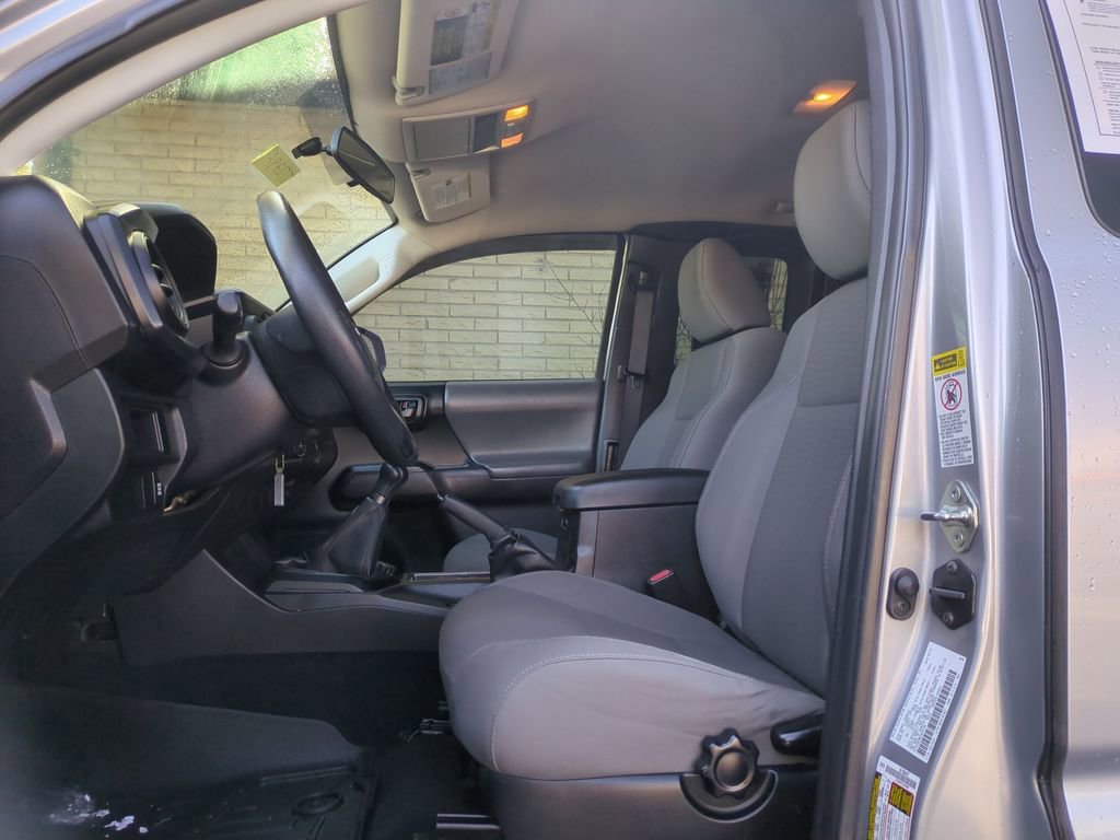 Used 2016 Toyota Tacoma SR w/ SR Convenience Package image 12