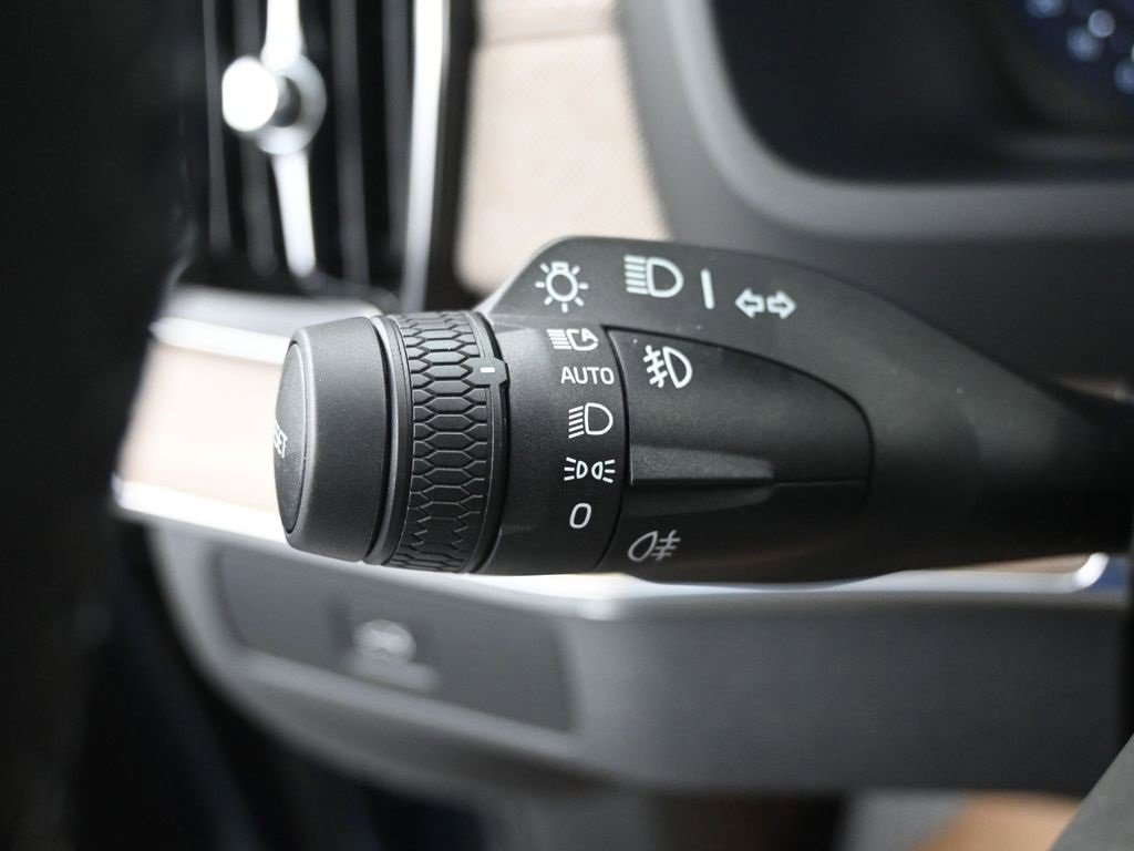 New 2026 Volvo XC90 B6 Ultra w/ Lounge Package image 17