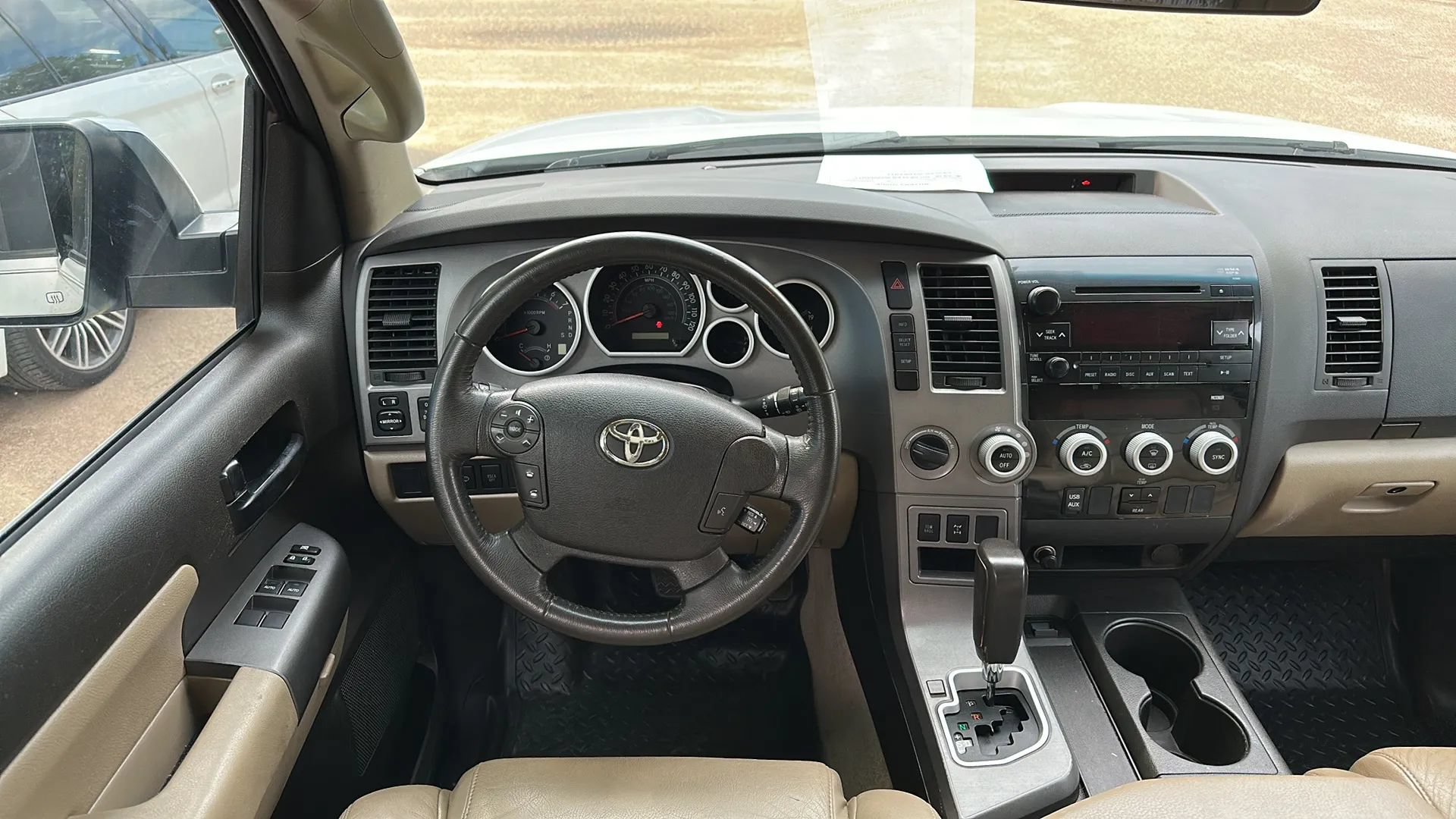 Used 2011 Toyota Sequoia SR5 AWD/4WD image 28