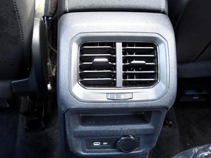 Used 2023 Volkswagen Tiguan SE w/ Panoramic Sunroof Package image 32