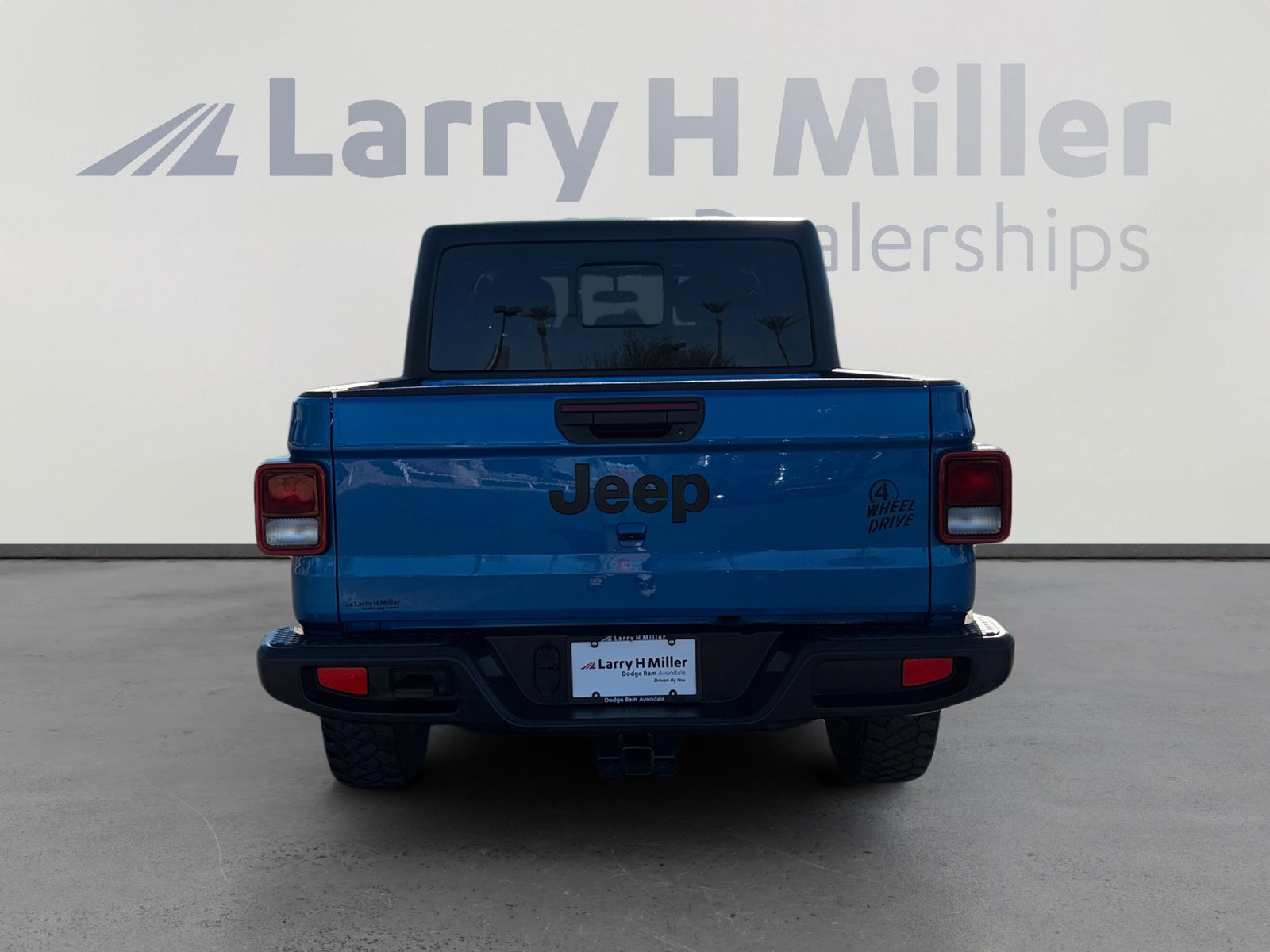 Used 2023 Jeep Gladiator Willys image 4