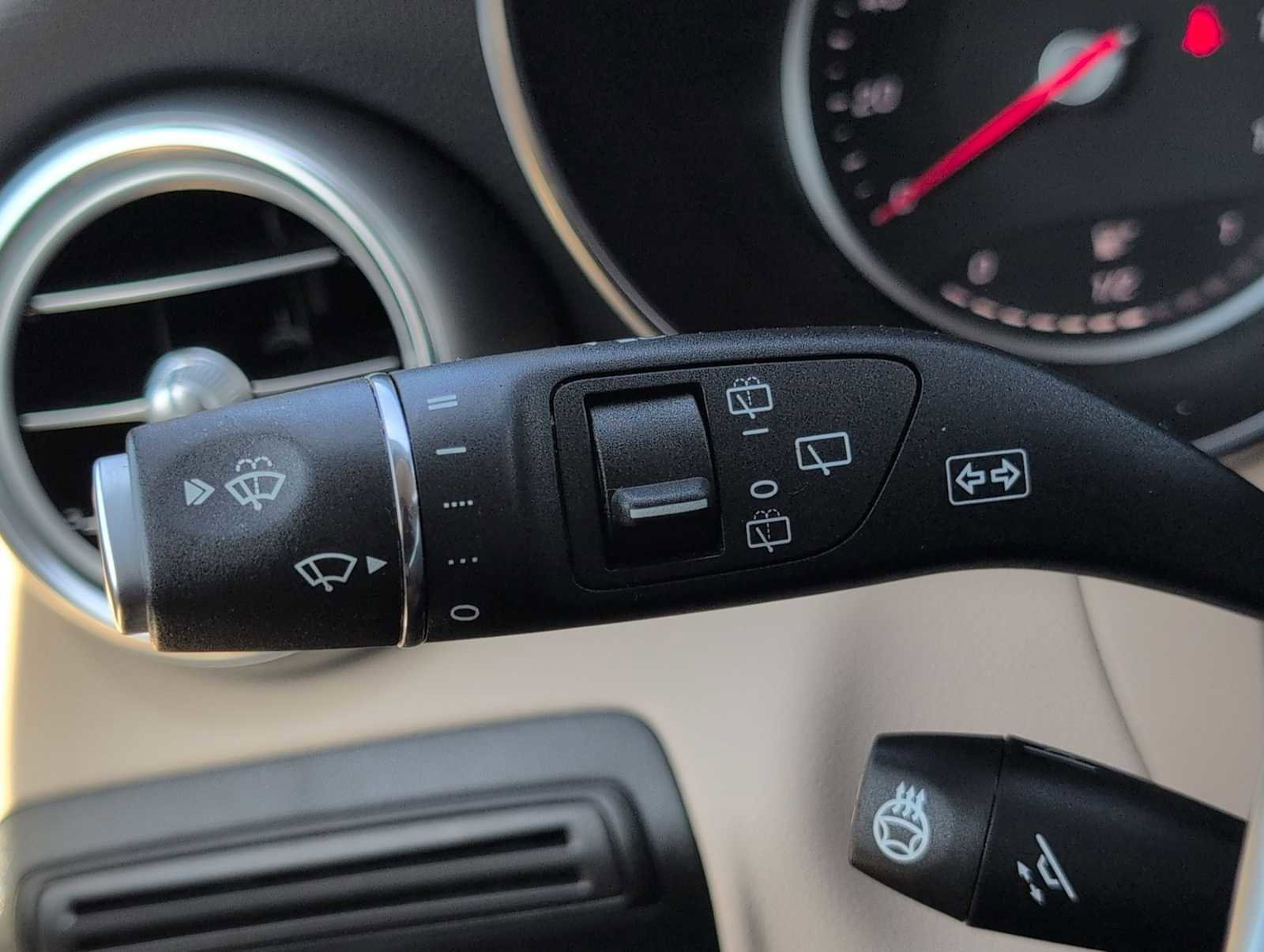 Used 2022 Mercedes-Benz GLC 300 4MATIC image 26