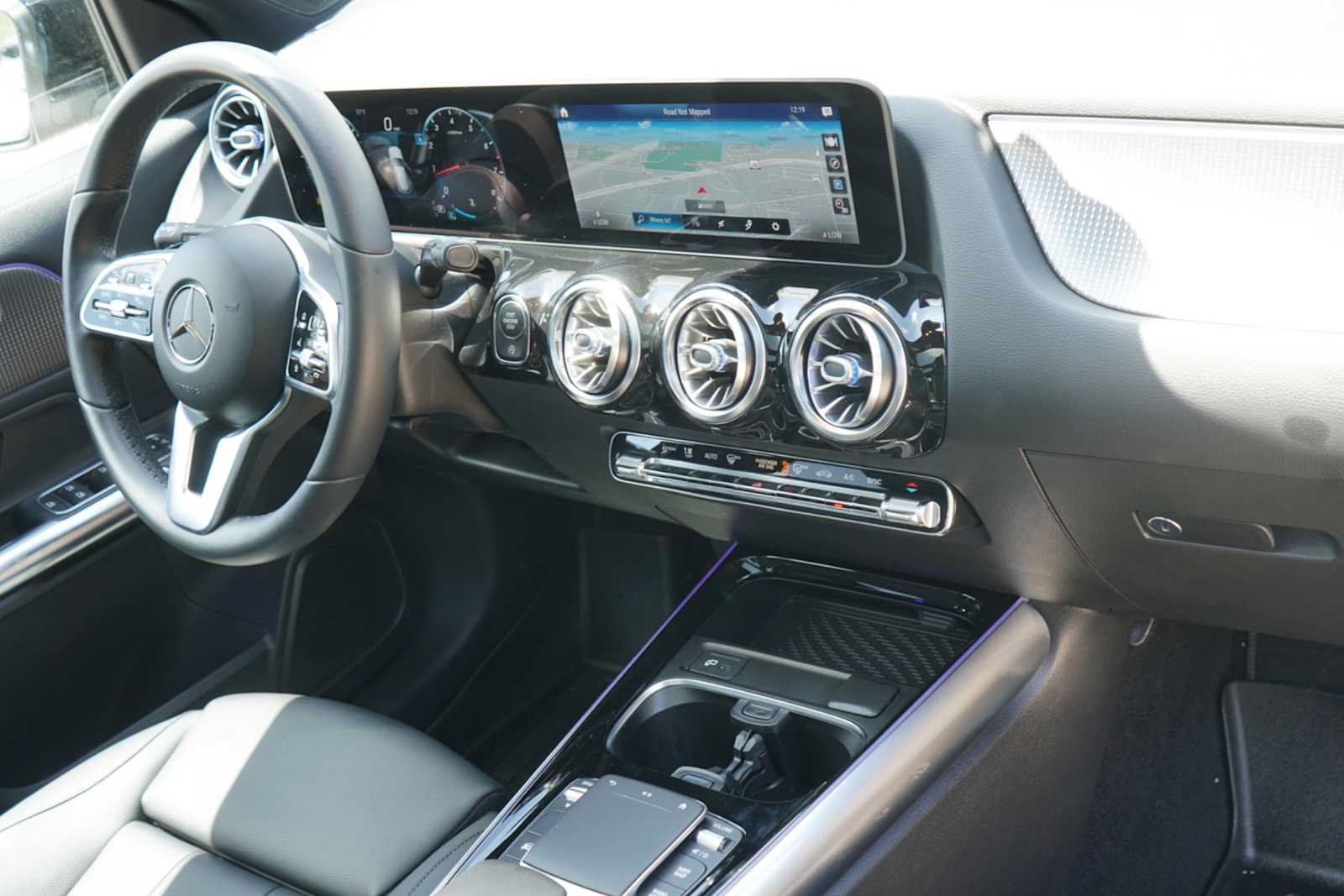 Used 2021 Mercedes-Benz GLA 250 4MATIC image 26