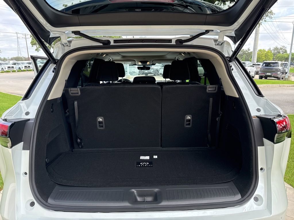 New 2026 INFINITI QX60 Luxe w/ Family Package AWD/4WD image 35