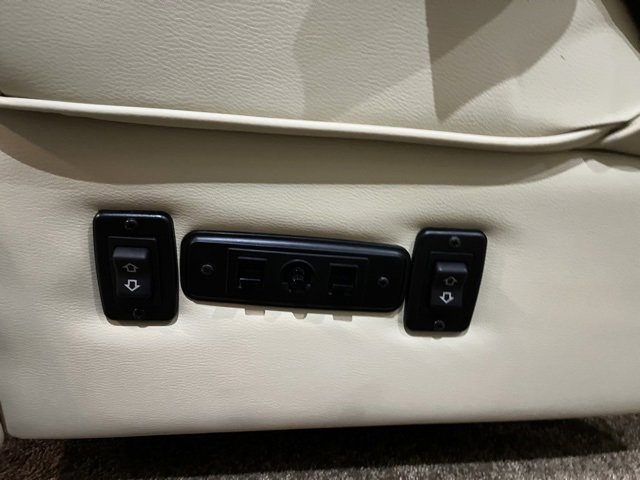 Used 2023 Mercedes-Benz Sprinter 2500 image 19