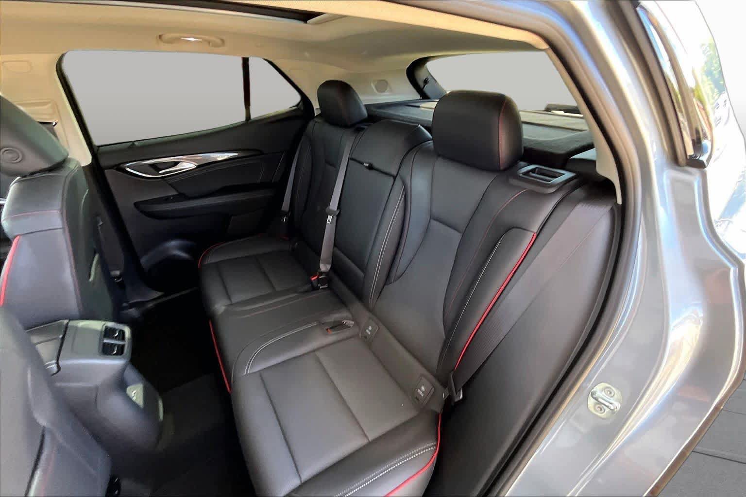 Used 2023 Buick Envision Essence w/ Sport Touring Package AWD/4WD image 21
