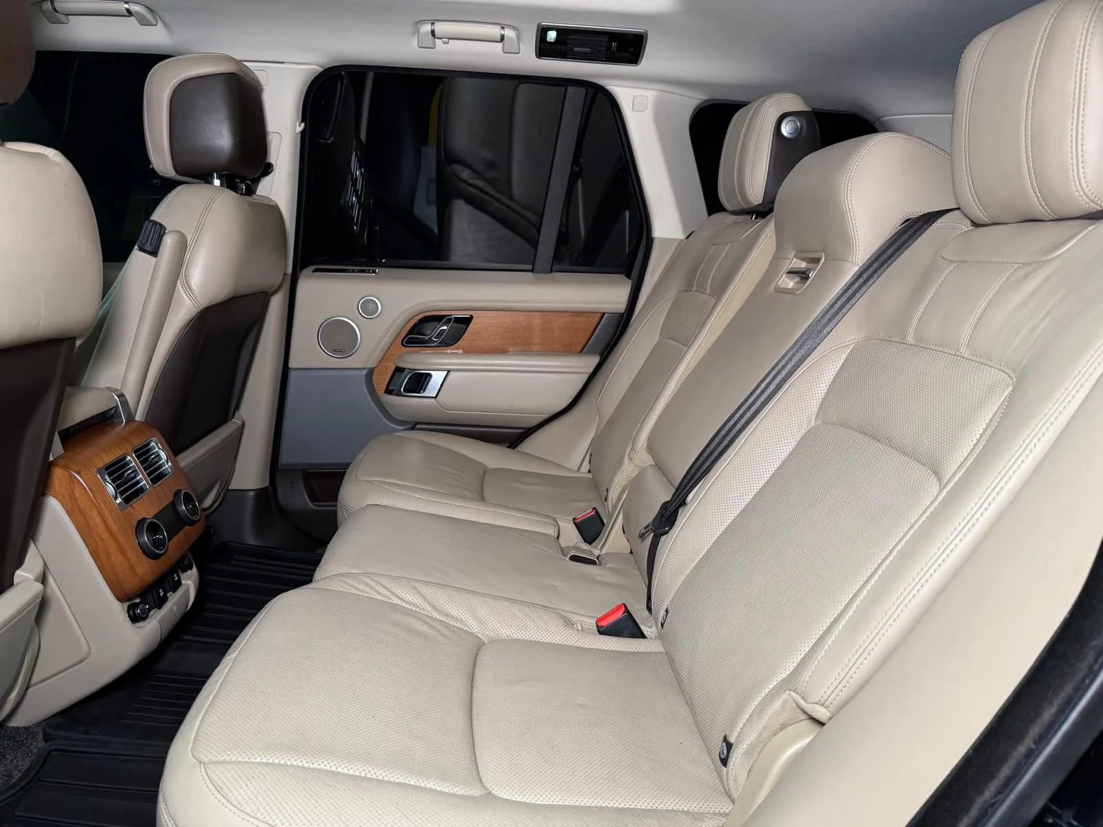 Used 2018 Land Rover Range Rover Supercharged AWD/4WD image 15