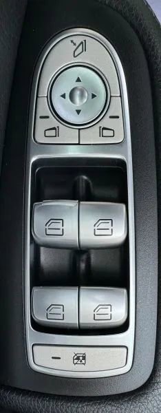 Used 2015 Mercedes-Benz C 300 4MATIC Sedan image 45