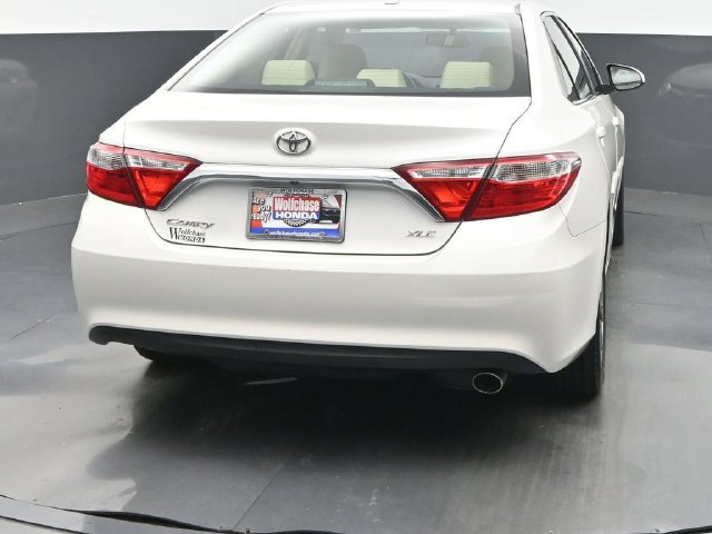 Used 2017 Toyota Camry XLE w/ Moonroof Package FWD image 5