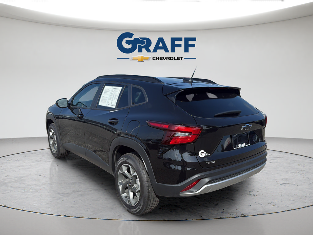 Used 2025 Chevrolet Trax LT w/ Driver Confidence Package FWD image 5