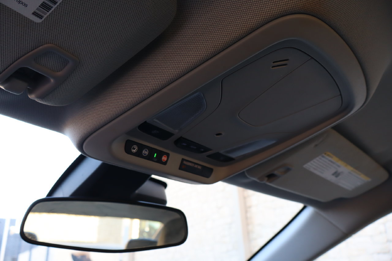 Used 2017 Chevrolet Impala Premier FWD image 25
