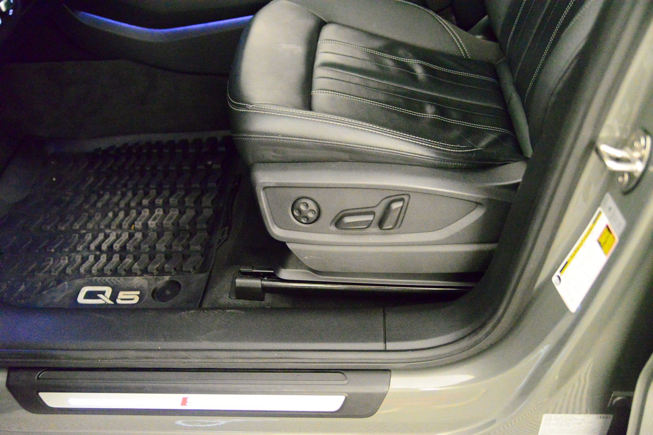 Certified 2023 Audi Q5 2.0T Premium w/ Convenience Package image 10