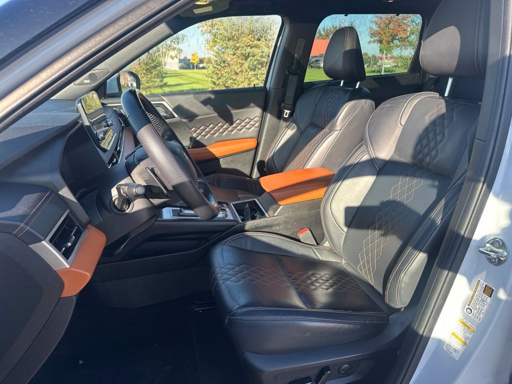 Used 2023 Mitsubishi Outlander SEL AWD/4WD image 17