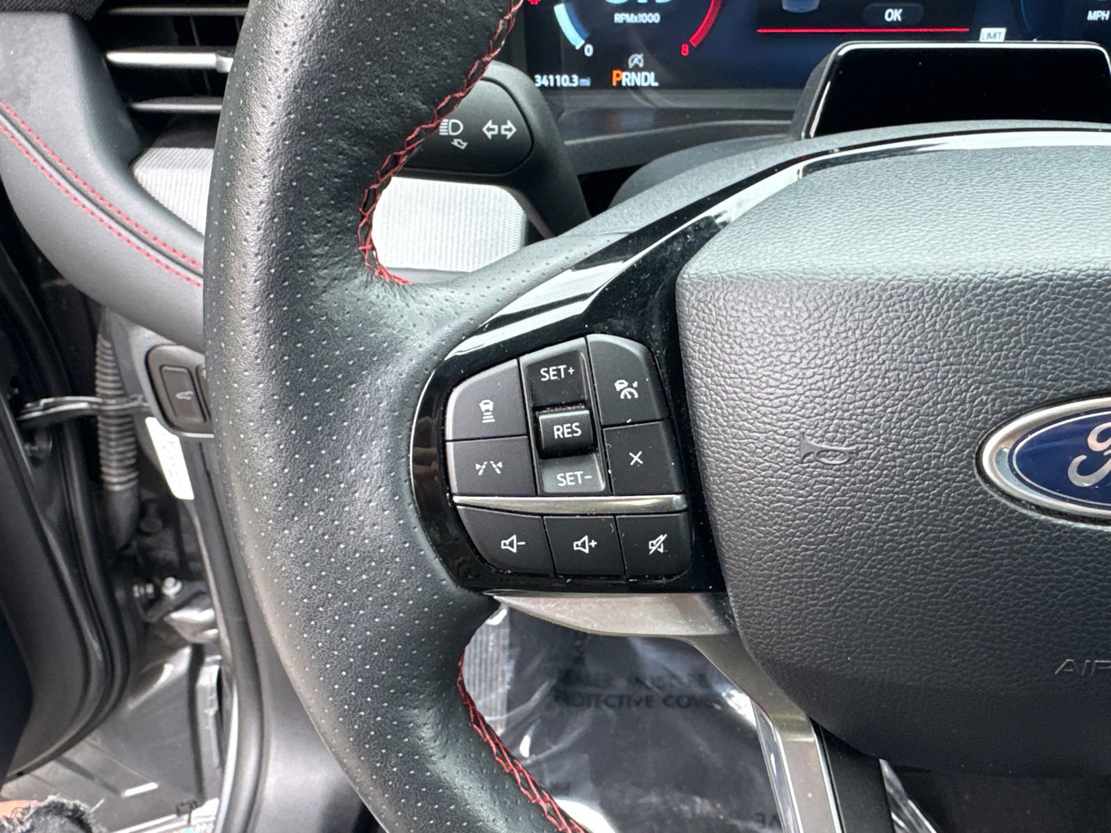 Used 2025 Ford Explorer ST-Line w/ ST-Line Street Pack AWD/4WD image 26