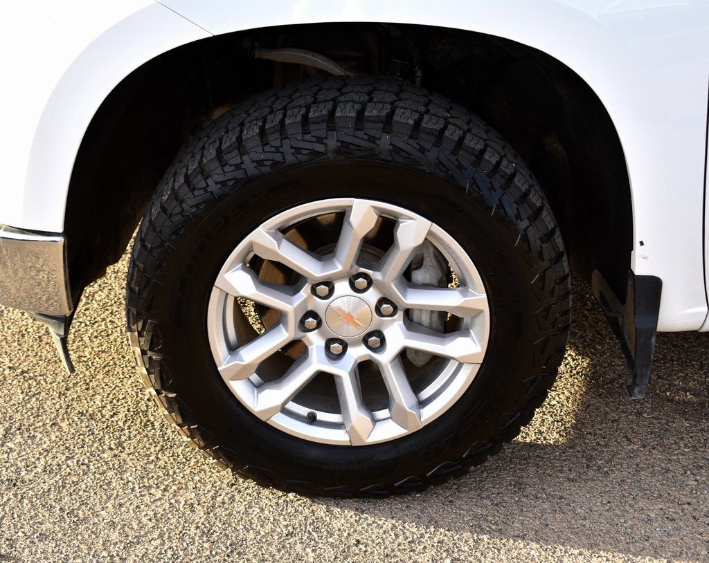 Used 2025 Chevrolet Silverado 1500 LT image 6