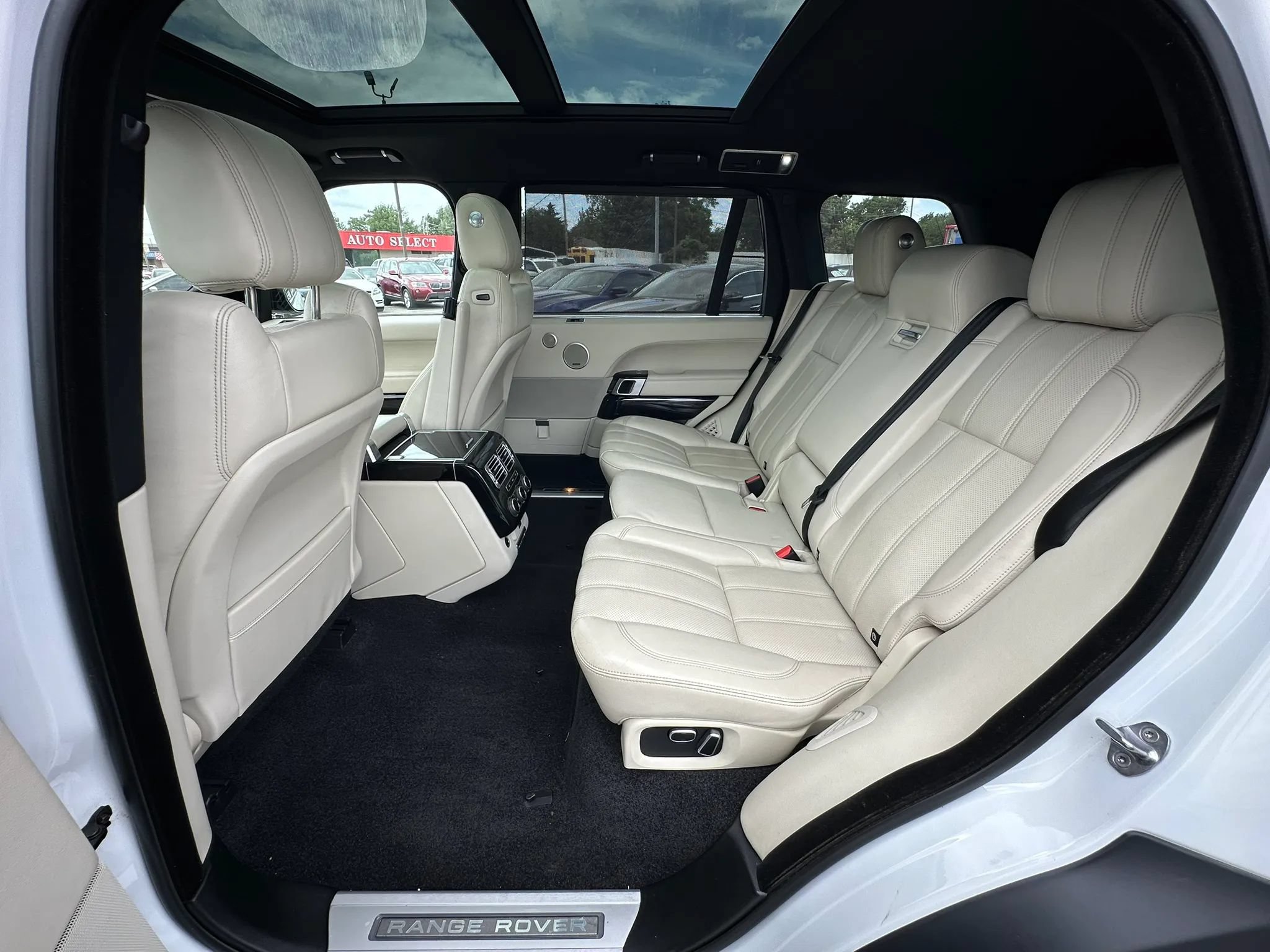 Used 2015 Land Rover Range Rover Long Wheelbase Supercharged AWD/4WD image 17