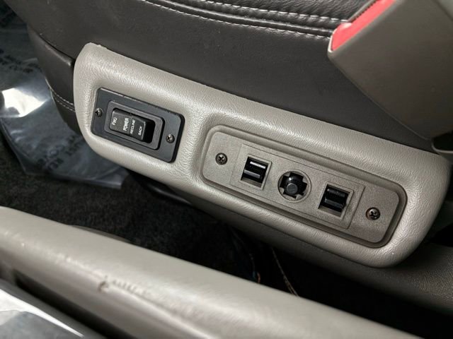 Used 2019 GMC Savana 2500 Extended w/ Enhanced Convenience Package image 39