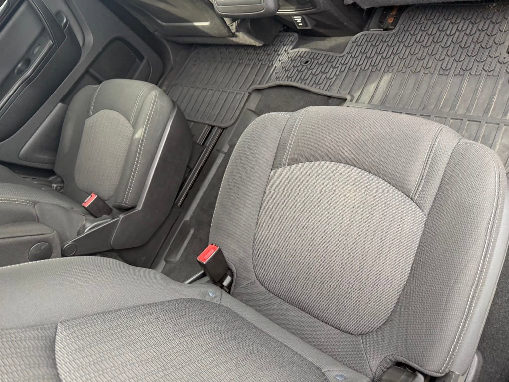 Used 2016 Chevrolet Traverse LT w/ Style and Technology Package image 11