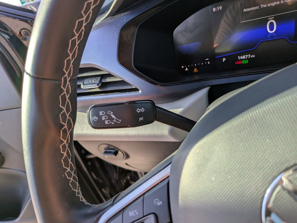 Certified 2023 Volkswagen Taos SE FWD image 28