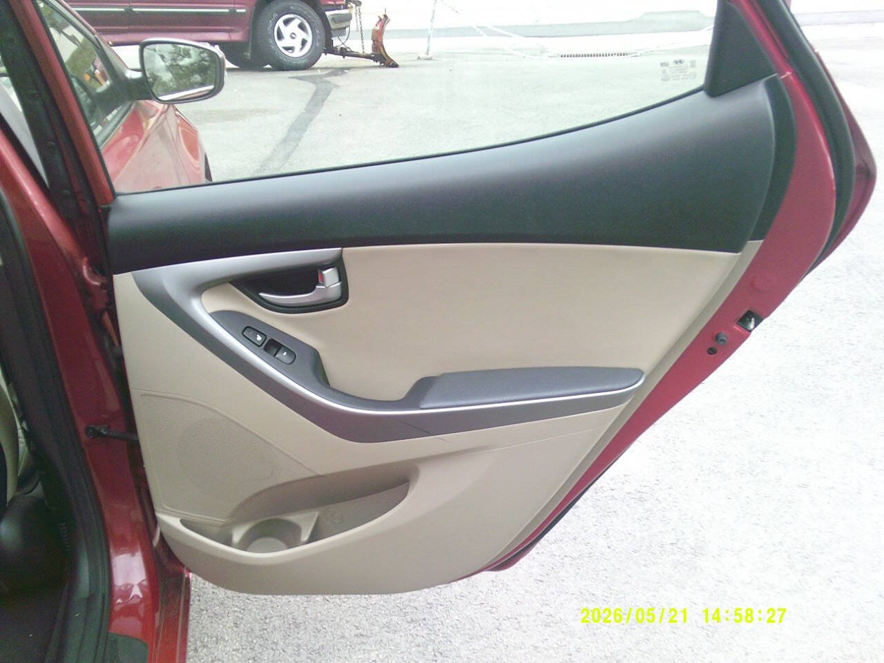 Used 2014 Hyundai Elantra Limited w/ Option Group 03 FWD image 19