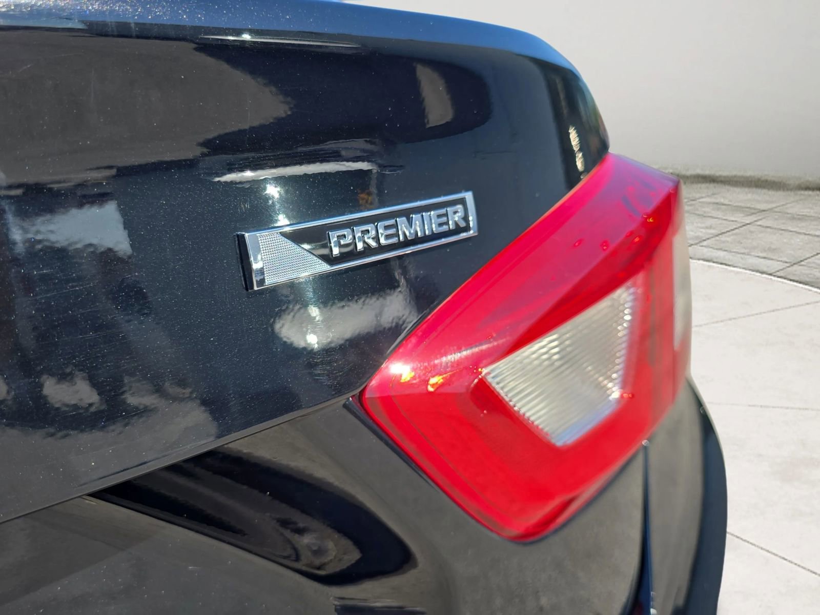 Used 2017 Chevrolet Cruze Premier image 16