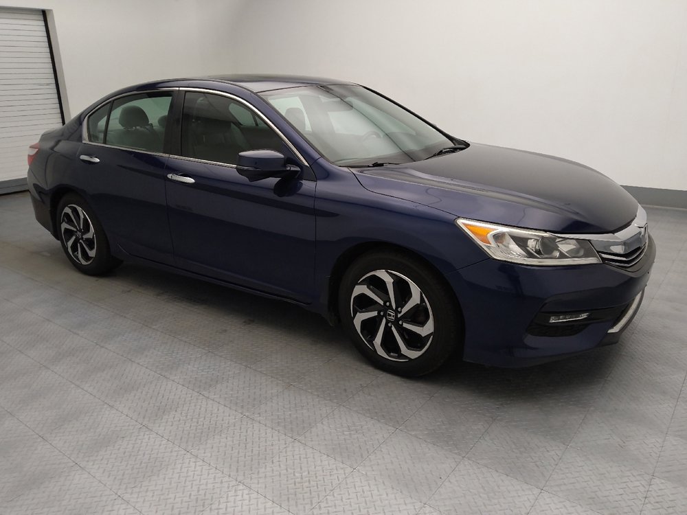 Used 2017 Honda Accord EX image 11