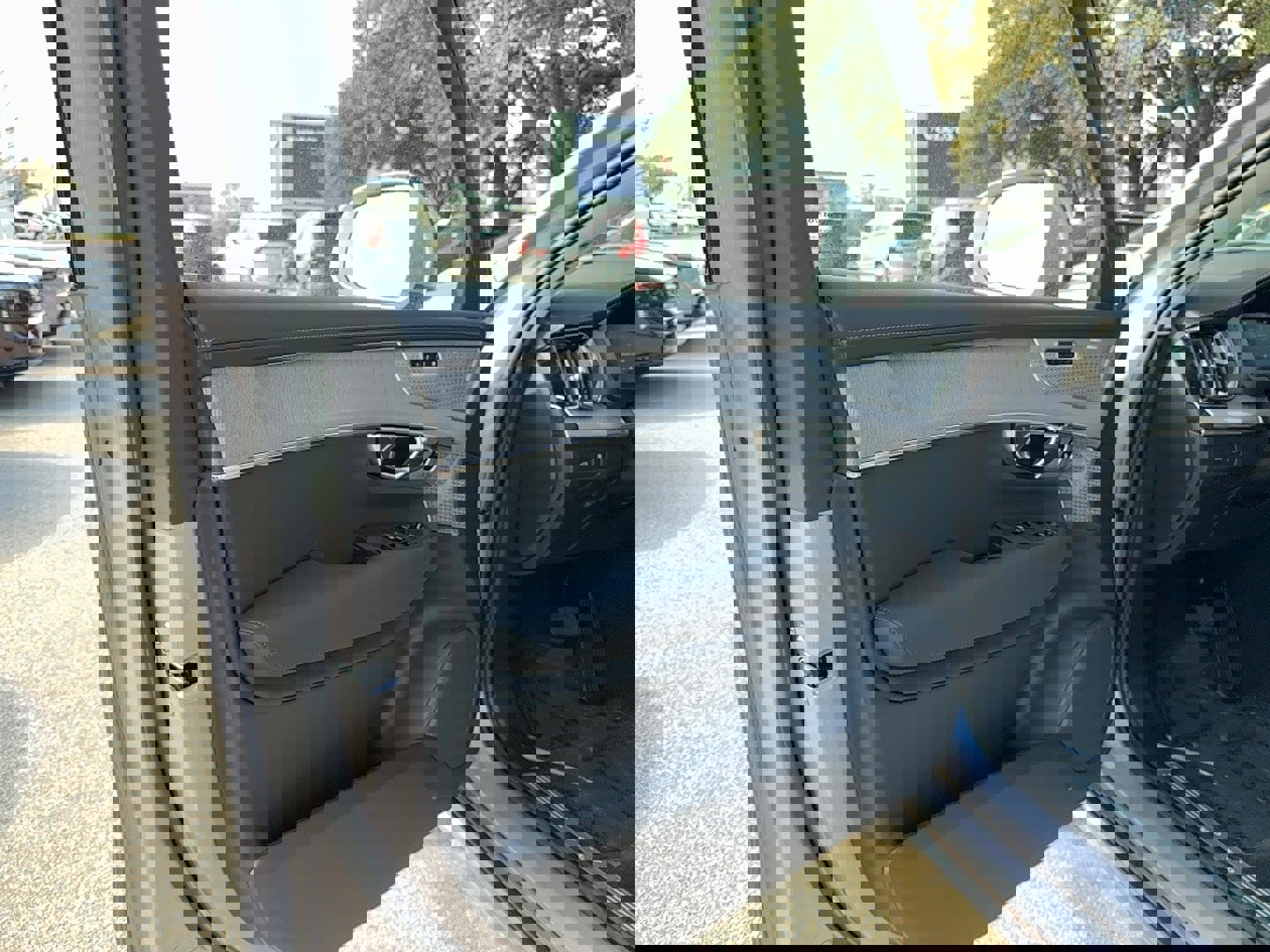 New 2026 Volvo XC90 T8 Ultra w/ Lounge Package image 10