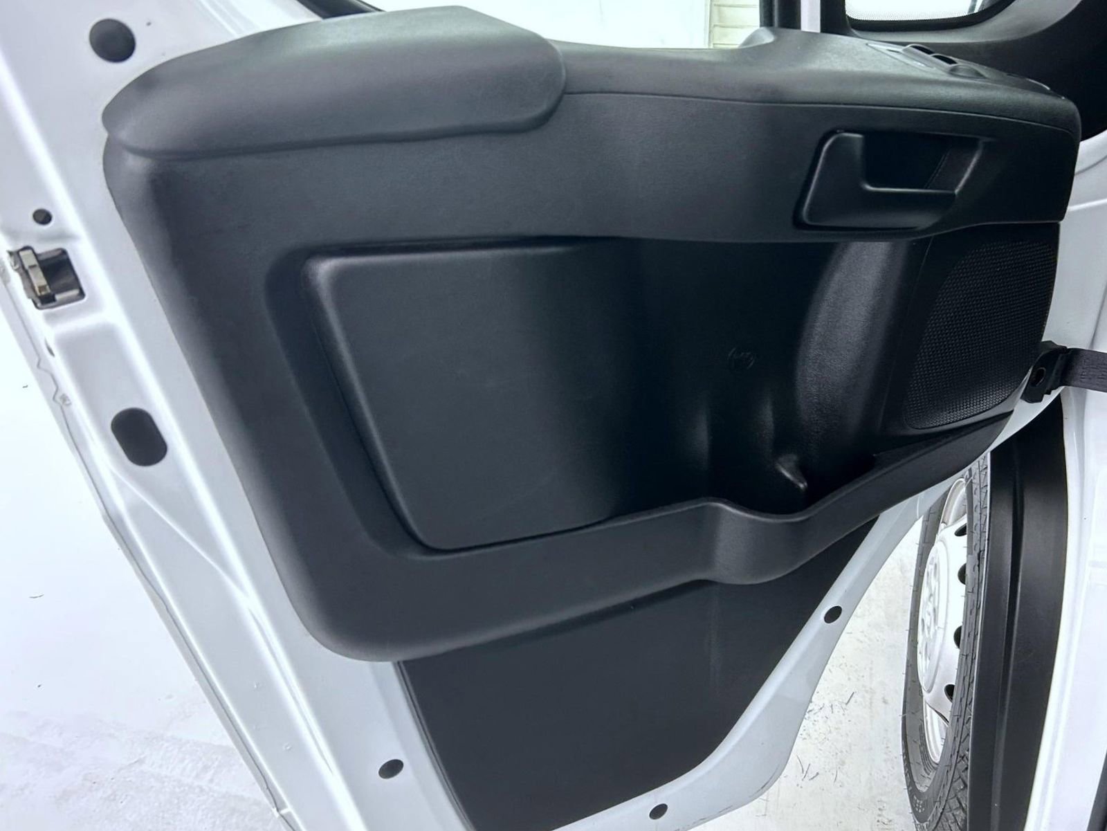 Used 2023 RAM ProMaster 2500 FWD image 9