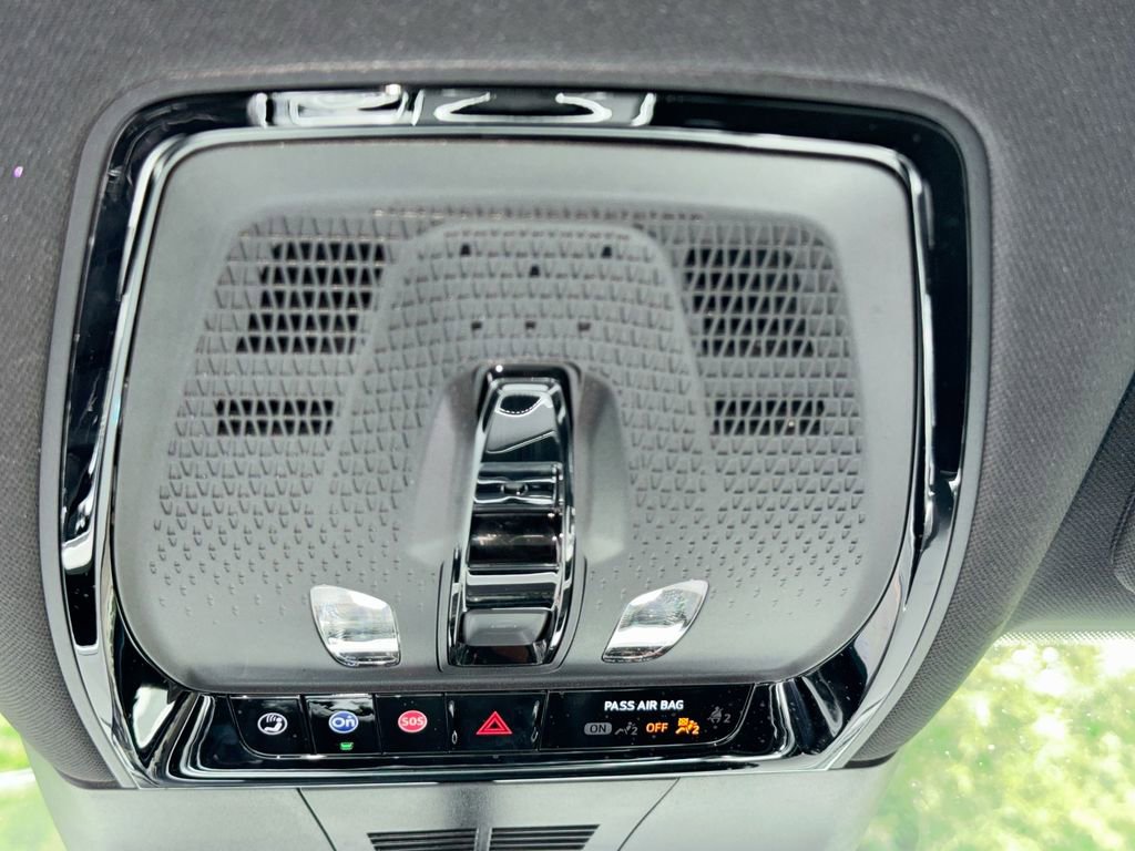 Used 2025 Cadillac Lyriq Sport AWD/4WD image 19