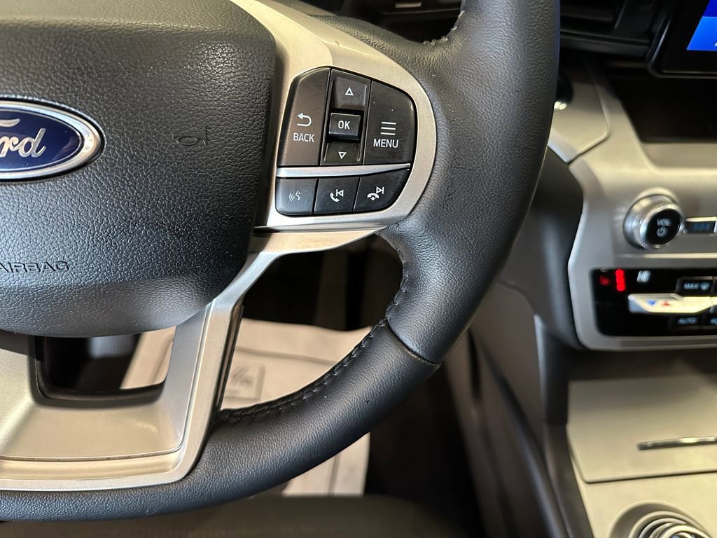 Used 2021 Ford Explorer XLT AWD/4WD image 12