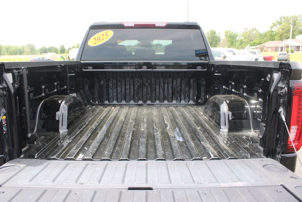 Used 2025 GMC Sierra 1500 SLT AWD/4WD image 16