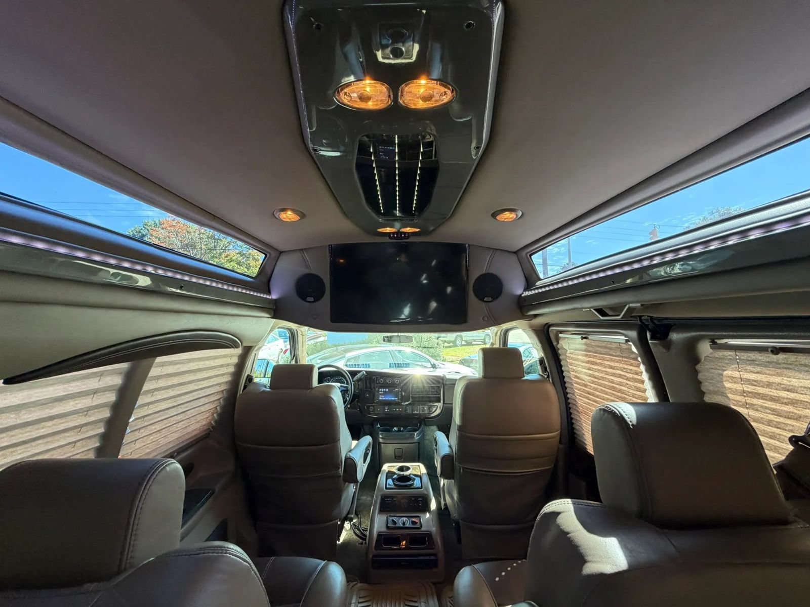 Used 2015 Chevrolet Express 2500 RWD image 39