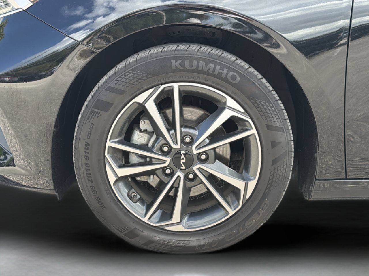 Used 2024 Kia Forte LXS FWD image 29