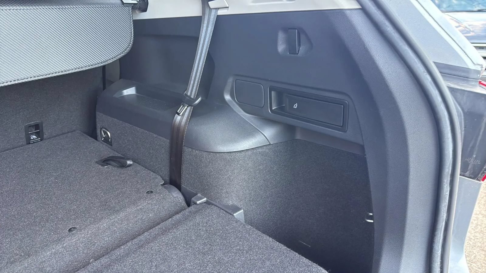 Used 2020 Volkswagen Tiguan S FWD image 19