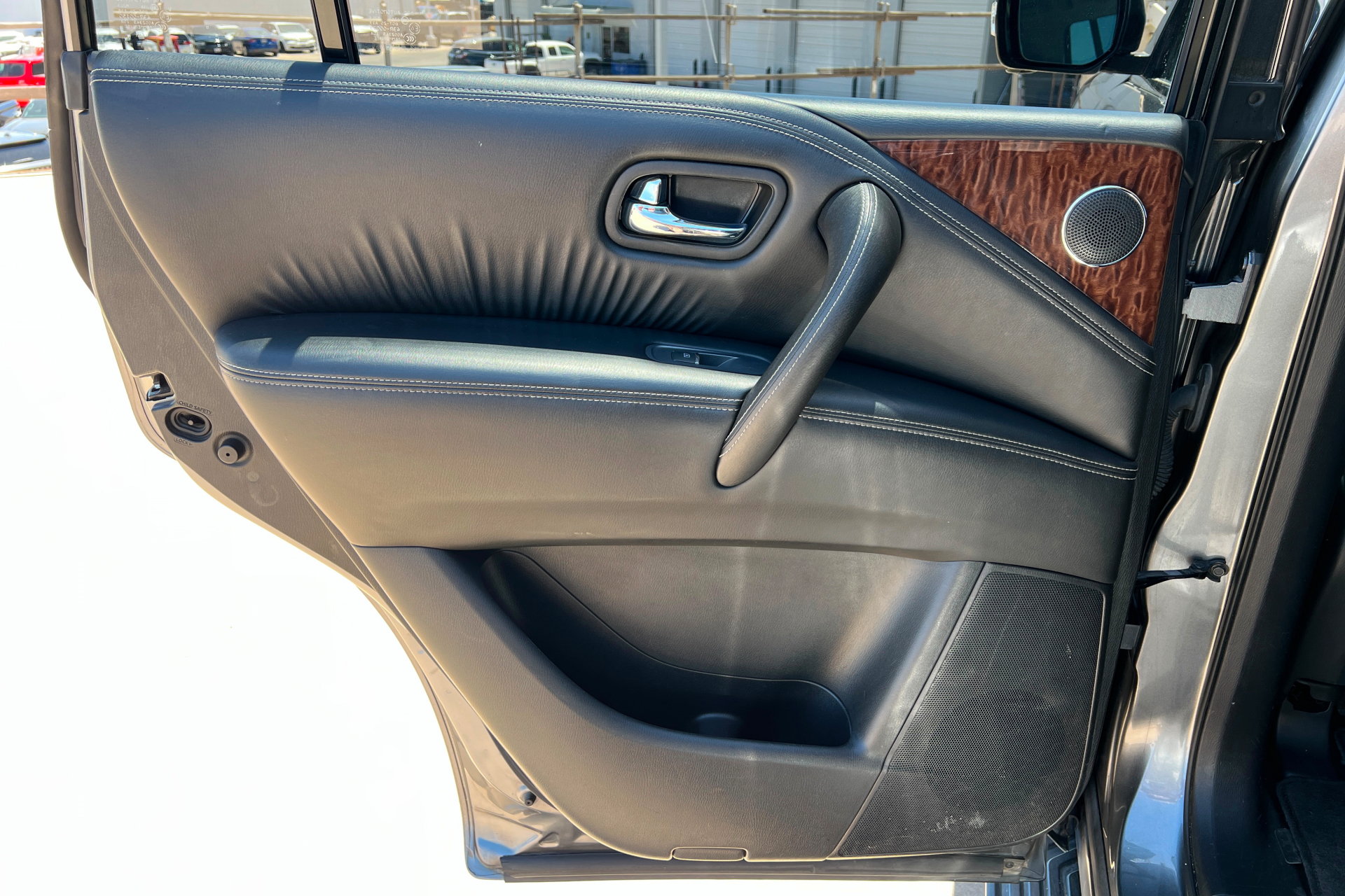 Used 2018 Nissan Armada SL w/ Moonroof Package AWD/4WD image 18