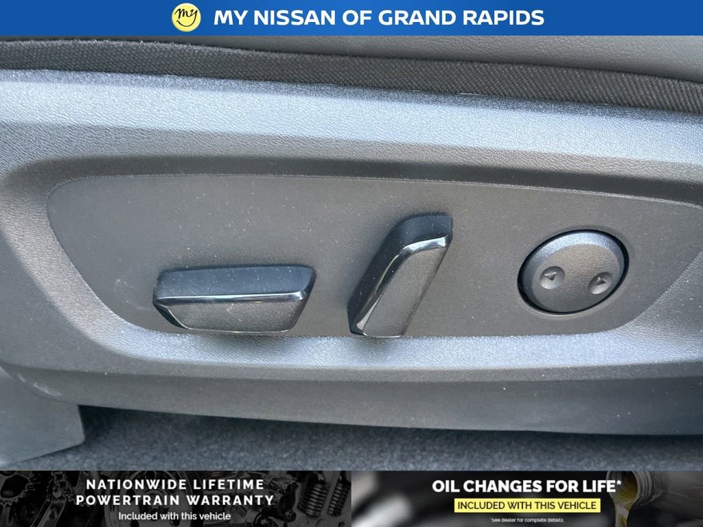 New 2026 Nissan Pathfinder SL image 12