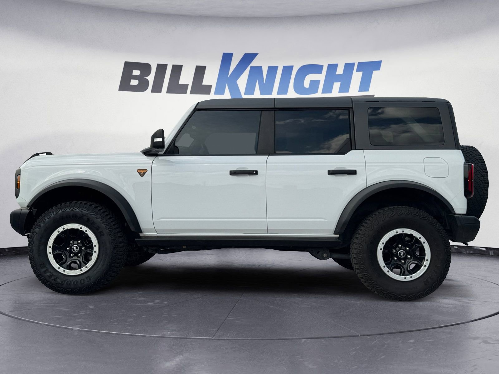 Used 2023 Ford Bronco Badlands w/ Sasquatch Package image 2