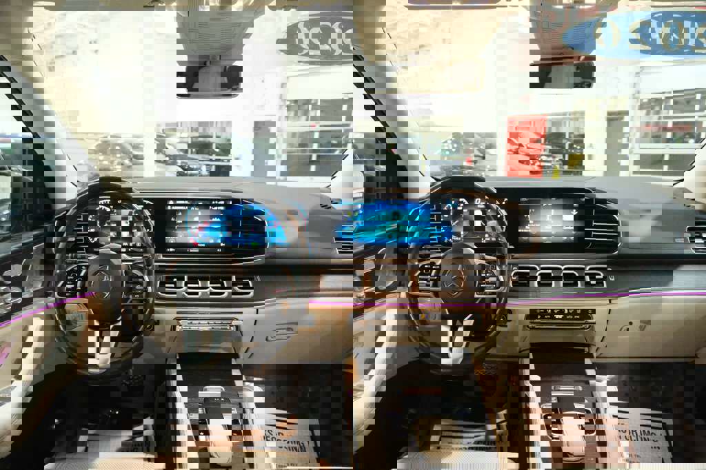 Used 2020 Mercedes-Benz GLS 450 4MATIC image 33