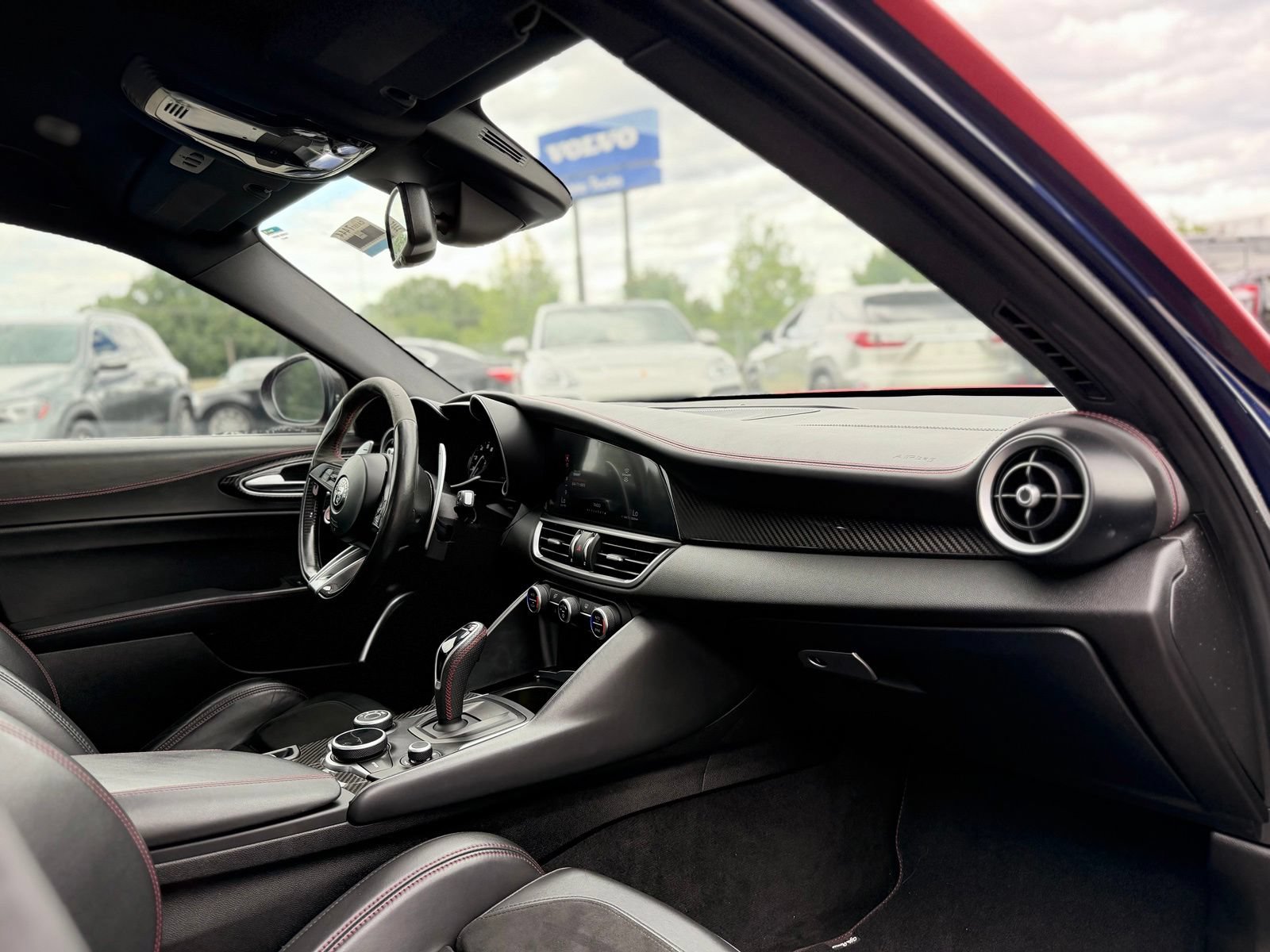 Used 2017 Alfa Romeo Giulia Quadrifoglio RWD image 40